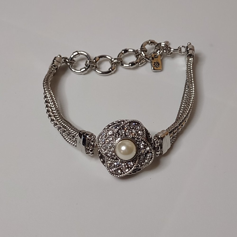 Cute Silver Tone Bracelet Or Anklet Just Under 9 Inches
